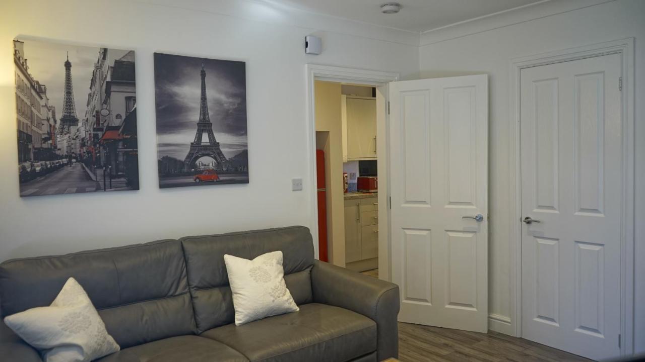 Palm House Appartement Widnes Buitenkant foto