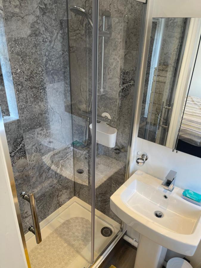 Palm House Appartement Widnes Buitenkant foto